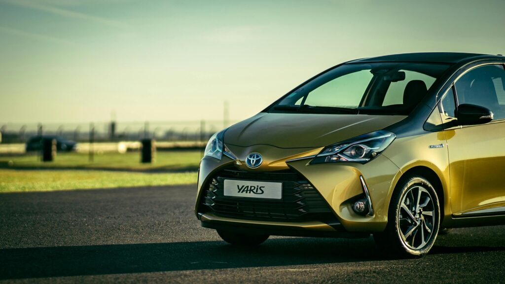 Toyota Yaris Hybrid hibridinis automobilis